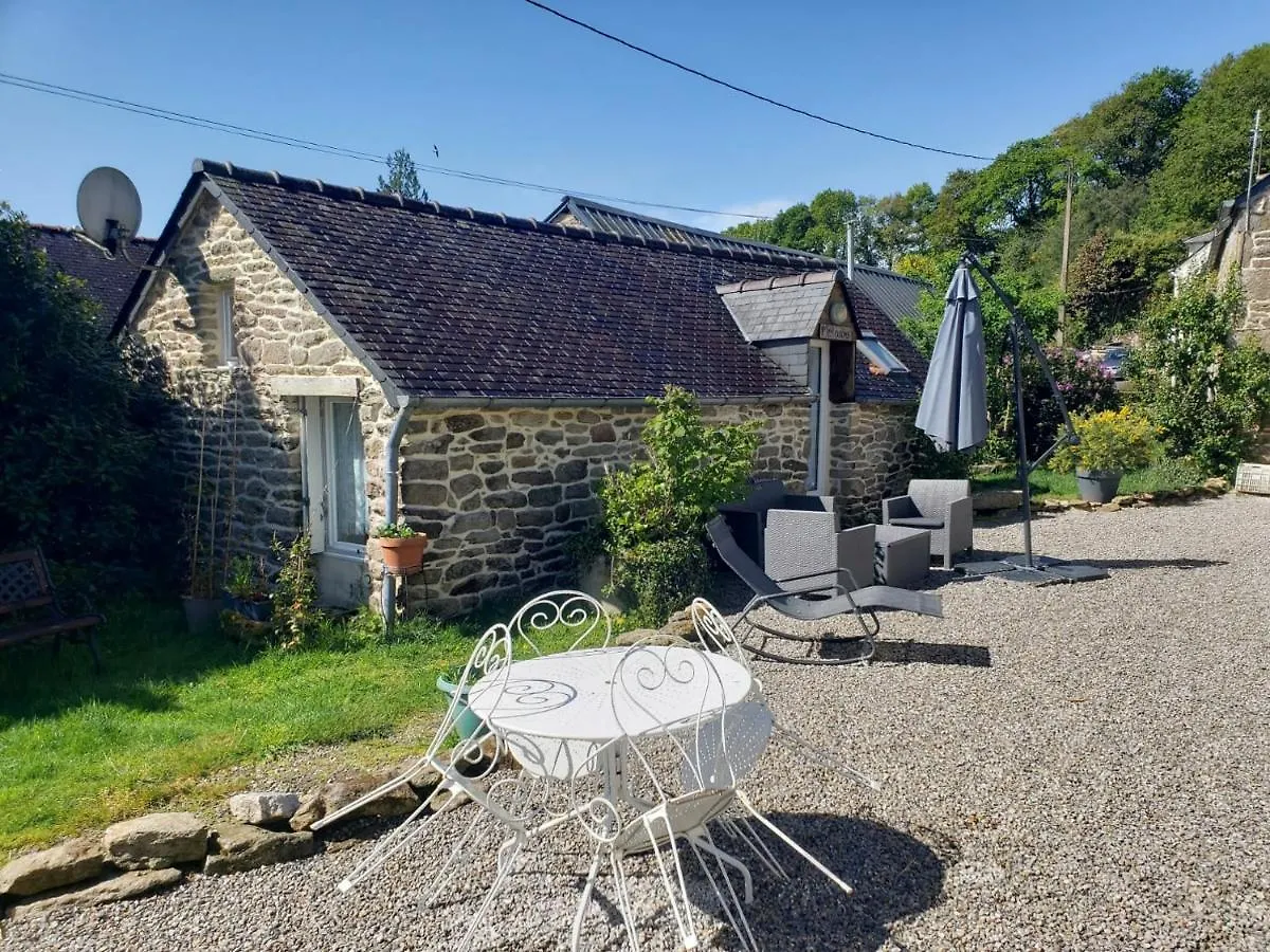 Gites Breton An Douar Menez Gourin 0*,  France